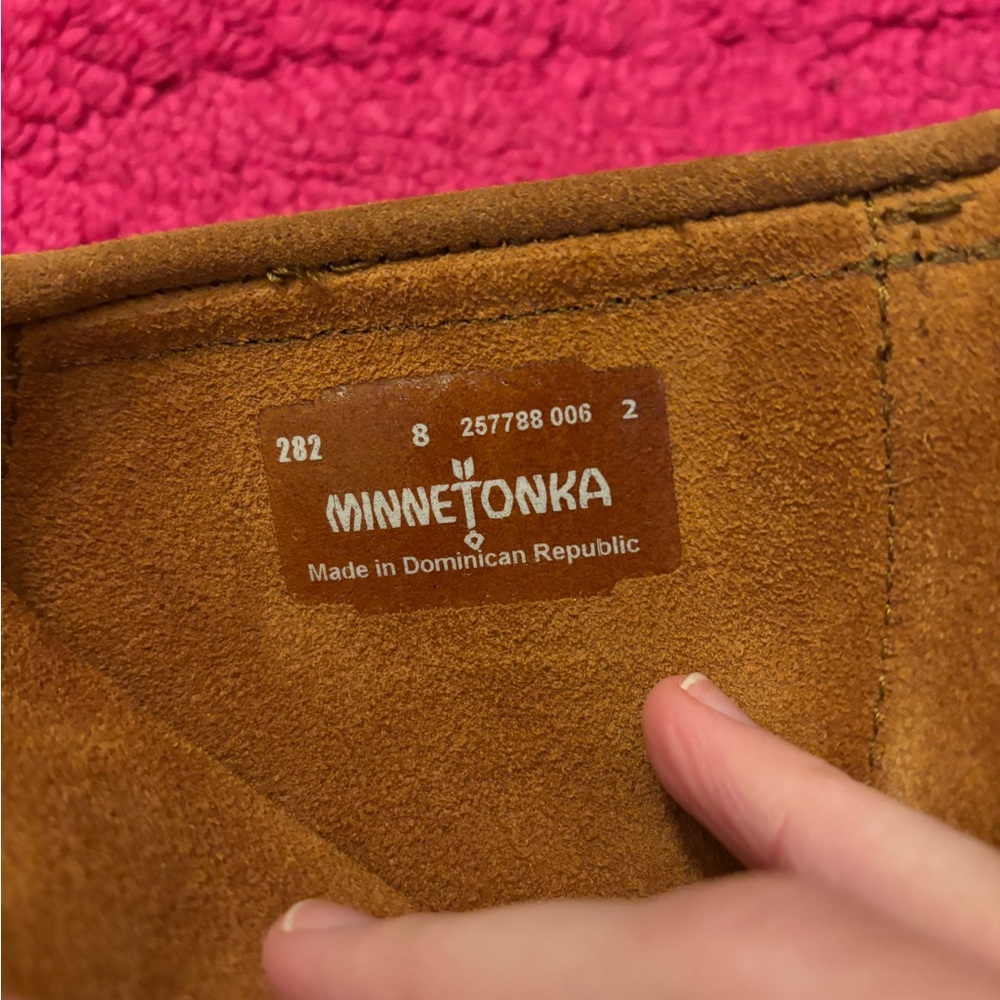 Minnetonka Back Zip Boots - Picture 6 of 6